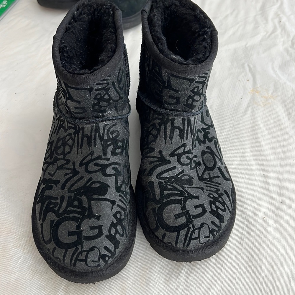 UGG short boots